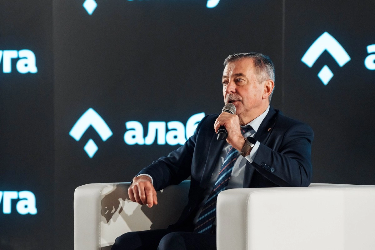 Легендарный космонавт Лазуткин рассказал студентам Алабуга Политех о работе в космосе